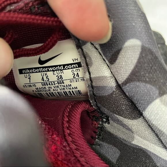 Nike Roshe Run One red camouflage print running sneaker size 7 athletic - Picture 7 of 8